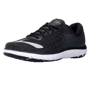 Brooks Pureflow 5 Black & White Athletic Shoes Size 8 B Medium Width
